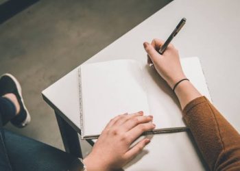 Bersiaplah Jatuh Cinta dengan Menulis, Lewat Tiga Hal Berikut!