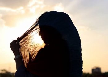 Pendangkalan Makna dalam Kalimat “Maukah Kamu Berjilbab?”