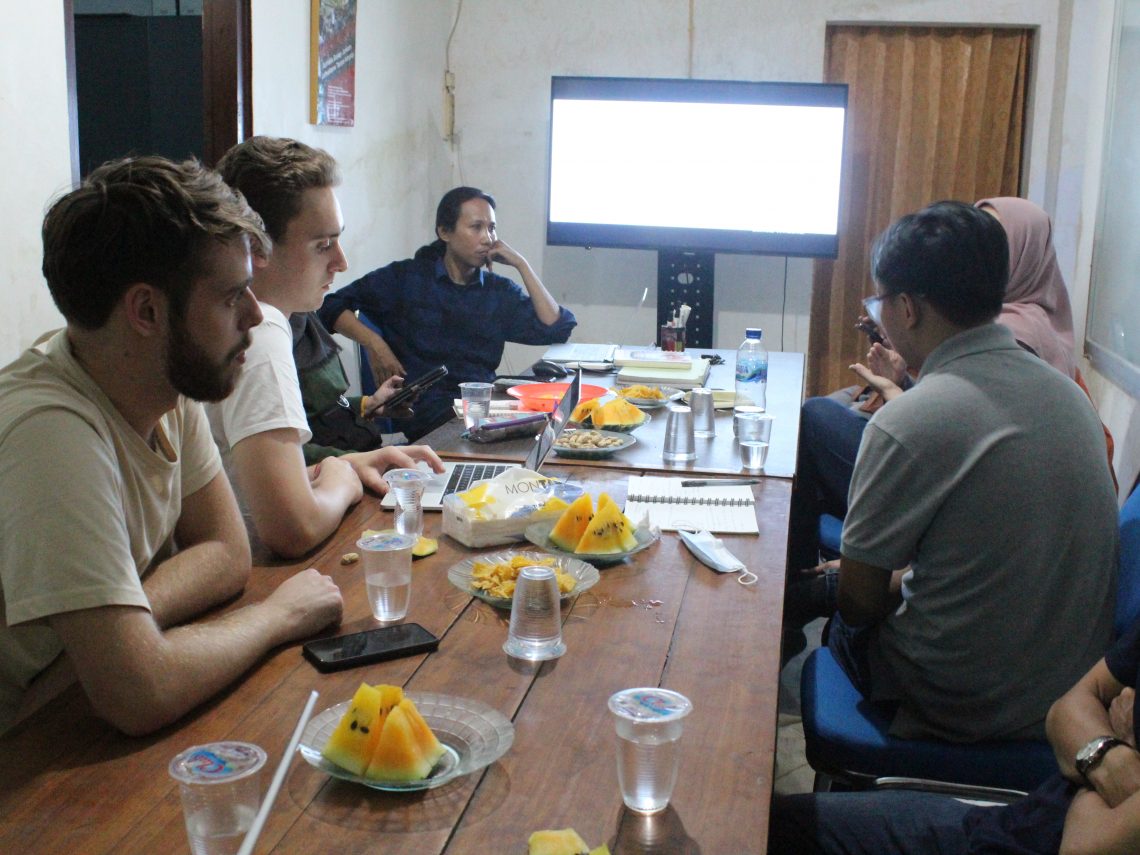 Belajar Dinamika Migas di Bojonegoro, Mahasiswa S2 asal Norwegia Kunjungi Rumah Kolaborasi