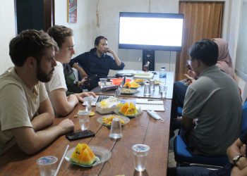 Belajar Dinamika Migas di Bojonegoro, Mahasiswa S2 asal Norwegia Kunjungi Rumah Kolaborasi