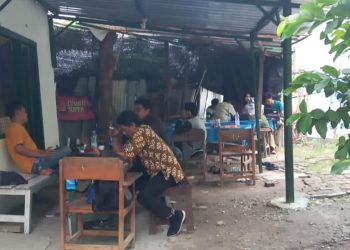 Warung Mbak Oel: Romantis, Melankolis, dan Puitis