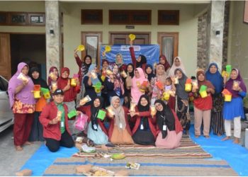 Kemplang Beras, Kolaborasi Mahasiswa KKN di Desa Jatiblimbing, Dander Bojonegoro