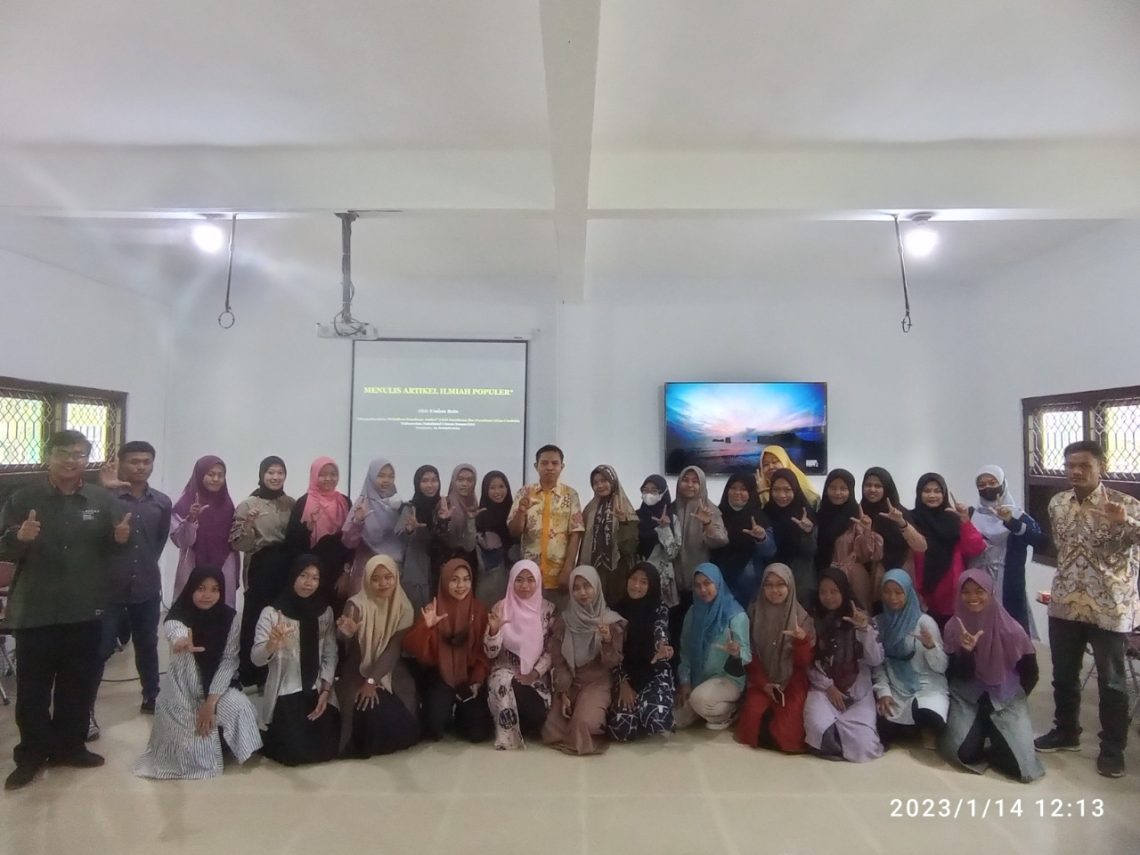 Ingin Cetak Penulis Produktif, UKM Griya Cendekia Unugiri Beri Pelatihan Penulisan Artikel