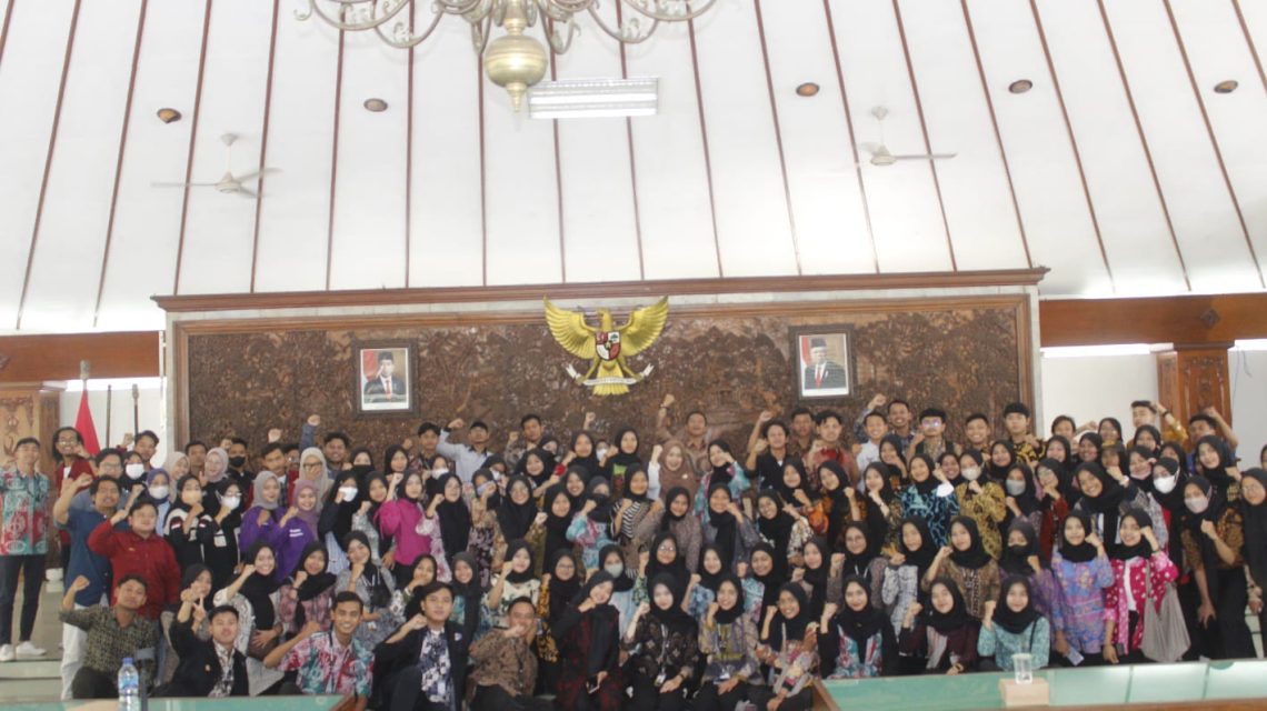 DILEMA, Program Diskusi yang Diadakan FKMB Unesa