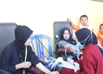 Bangun Kesadaran Pentingnya Darah Bagi Kehidupan, Mahasiswa KKN Unugiri Selenggarakan Donor Darah