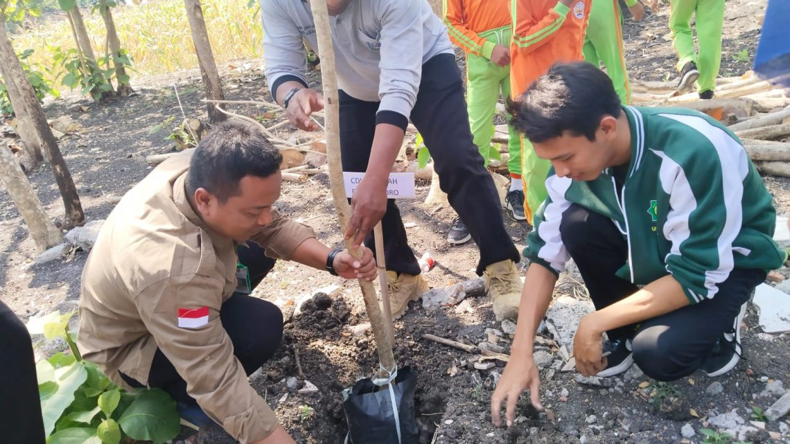 Dukung Program Masyarakat Sadar Lingkungan, Mahasiswa Unugiri Hadirkan Cabang Dinas Kehutanan Bojonegoro dan WCD
