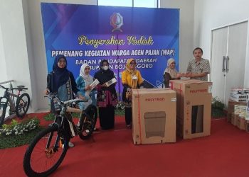 Bapenda Bojonegoro Beri Apresiasi Warga Agen Pajak Berprestasi