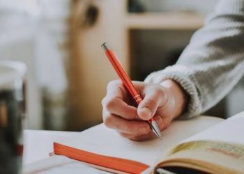 Apa Putri-putri Ustadz Piawai Menulis?