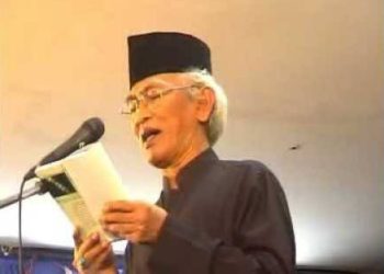 Ibnu Malik dan Hadiah Ulang Tahun Gus Mus