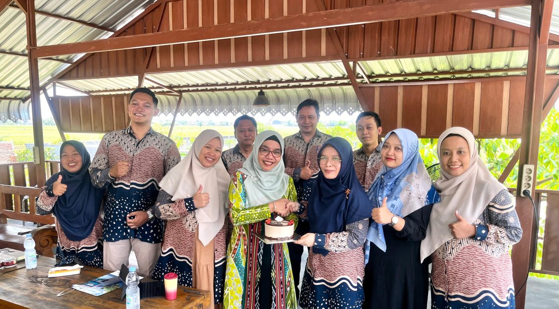 Cantika Wahono Bahas Kemajuan Pendidikan Bojonegoro Bersama Civitas Akademika STIE Cendekia