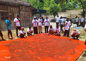 Cabup Setyo Wahono Apresiasi Pelatihan Pembuatan Pupuk Organik untuk Petani Bojonegoro