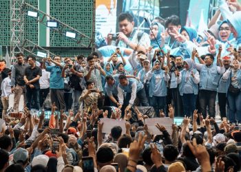 Ribuan Massa Meriahkan Kampanye Wahono-Nurul di Stadion Letjen Soedirman