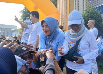 Nyengkuyung Wahono-Nurul, Ribuan Warga Mlaku Sehat Bareng Alumni 88