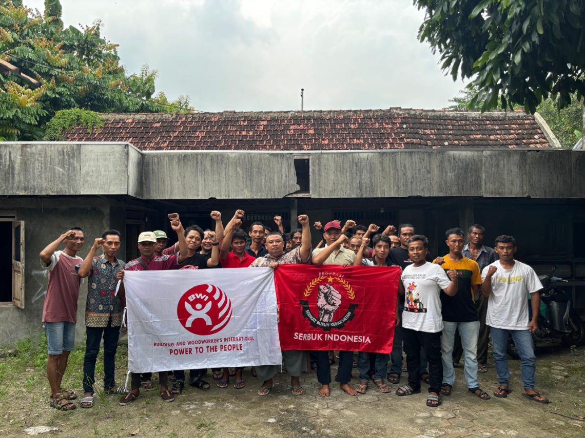 Bertekad Wujudkan Perbaikan Lingkungan Kerja dan Upah Sektoral Layak, Puluhan Buruh Konstruksi di Bojonegoro Dirikan Serikat