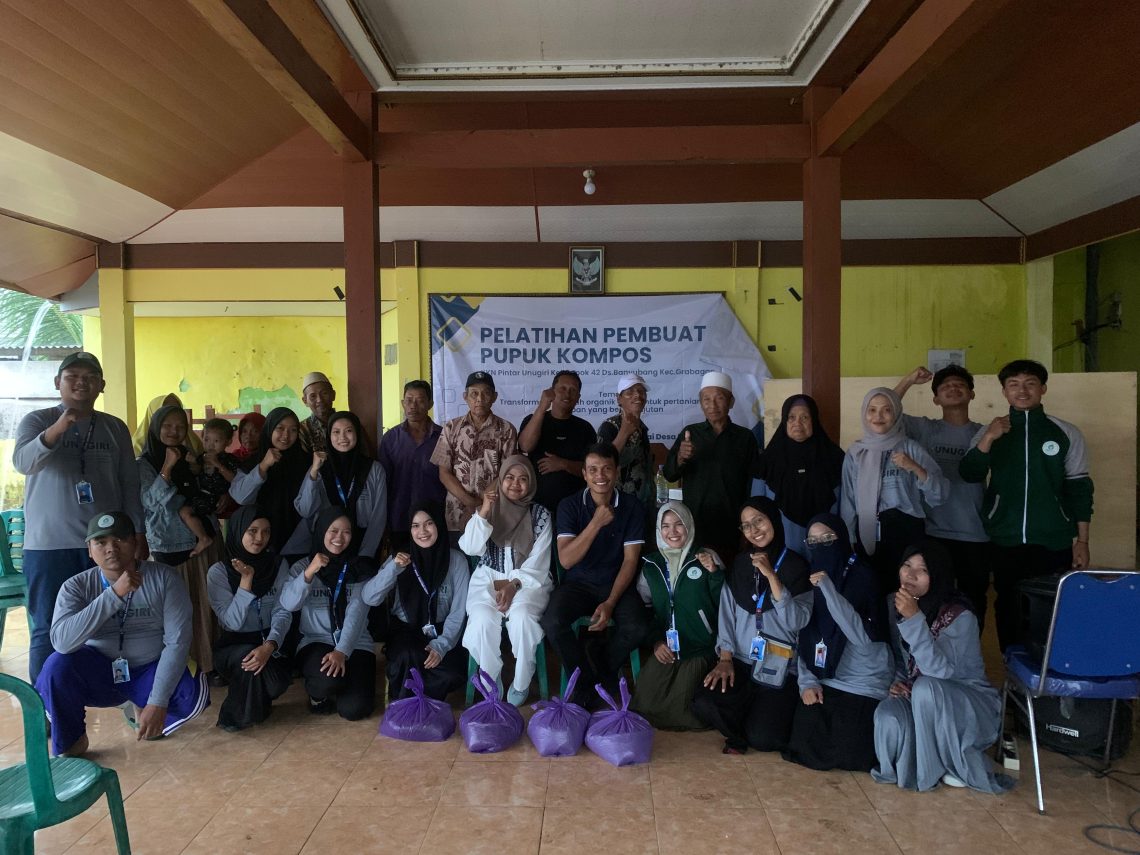 Minimalisasi Penggunaan Pupuk Kimia, KKN UNUGIRI Berhasil Selenggarakan Pelatihan Pembuatan Pupuk Kompos