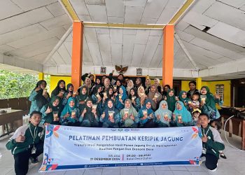 Dukung UMKM Lokal, Mahasiswa KKN Unugiri Berikan Pelatihan Pembuatan Keripik Jagung