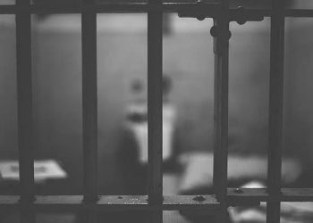 Kurasakan Dinginnya Penjara karena Cinta Buku