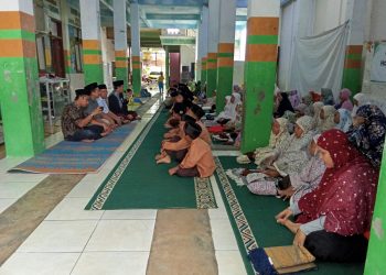 Hindari Demam Berdarah, Dosen Unugiri Beri Sosialisai Langkah Pencegahan Kepada Santri Roudlotul Ulum Bojonegoro