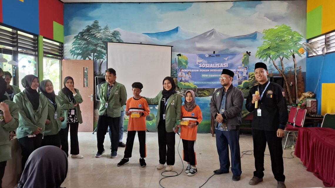 Musim Hujan, KKN Unugiri Beri Sosialisasi Pencegahan DBD di SDN 1 Cengkir