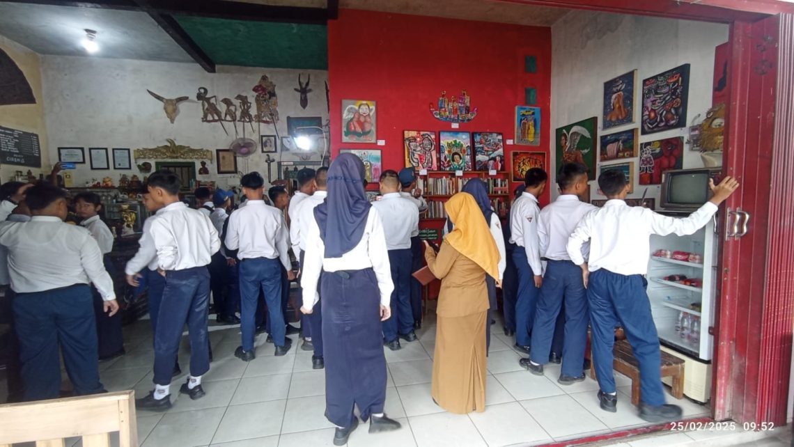 Sawang Sinawang: Repertoar Visual dalam Pameran Seni Rupa