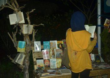 Ngaostik: Mendengar, Membaca, Memahami Pertanda