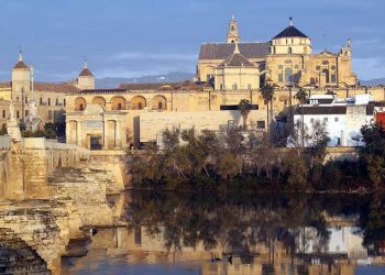 Melintasi Lorong Waktu di Masjid Cordoba