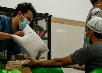 Senjakala Malaikat: Dari NGO ke Cermin Retak Dunia