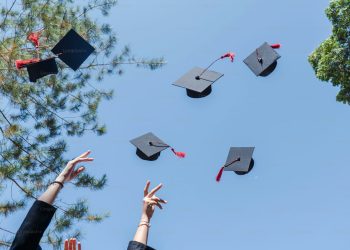 Mengapa Tidak Memiliki Gelar Doktor?