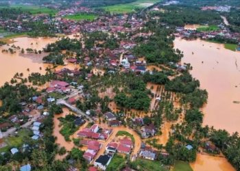 Bumi Sudah Berteriak, Kita Masih Sibuk Berkebun Bencana