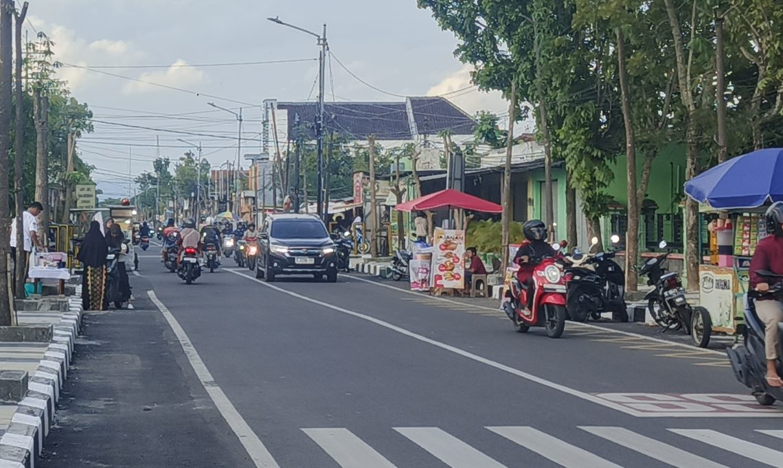 Golek Wengi: Aktivitas Masyarakat Bojonegoro Jelang Berbuka