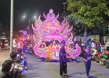 Di Kota Bojonegoro, Parade Oklik Semarakkan Penghujung Ramadan
