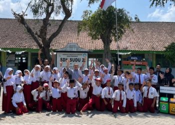 Cara Unik SDN Sudu 2 Ajarkan Anak Memilah Sampah