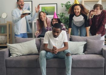 5 Alasan Kenapa Hari Ulang Tahun Laki-Laki Tak Ubahnya Hari-Hari Biasa
