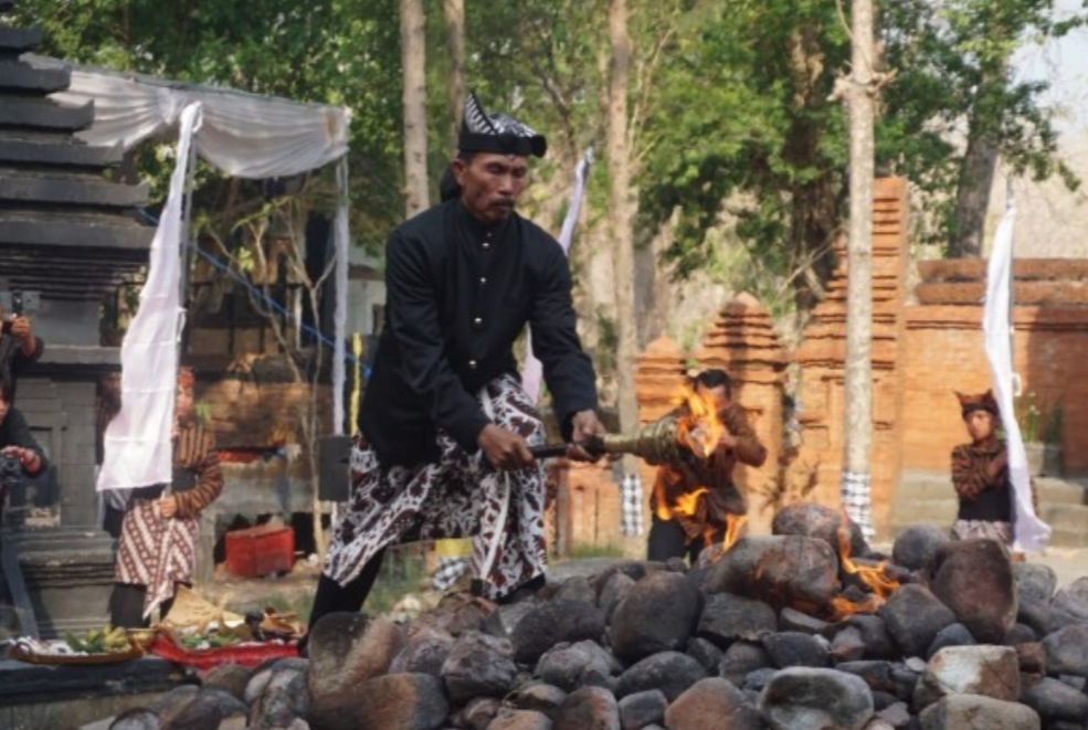 Kirab Api Abadi: Singgah ke Bengawan, Merawat Keseimbangan Pembangunan